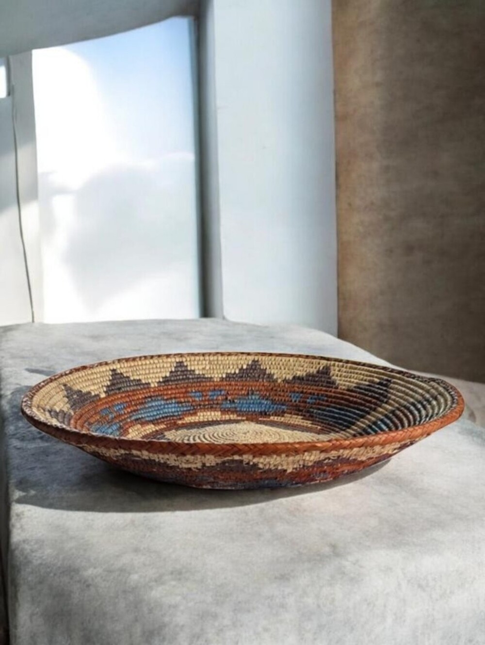HANDWOVEN BATORO RAFFIE BASKET/BOWL Vintage 14"